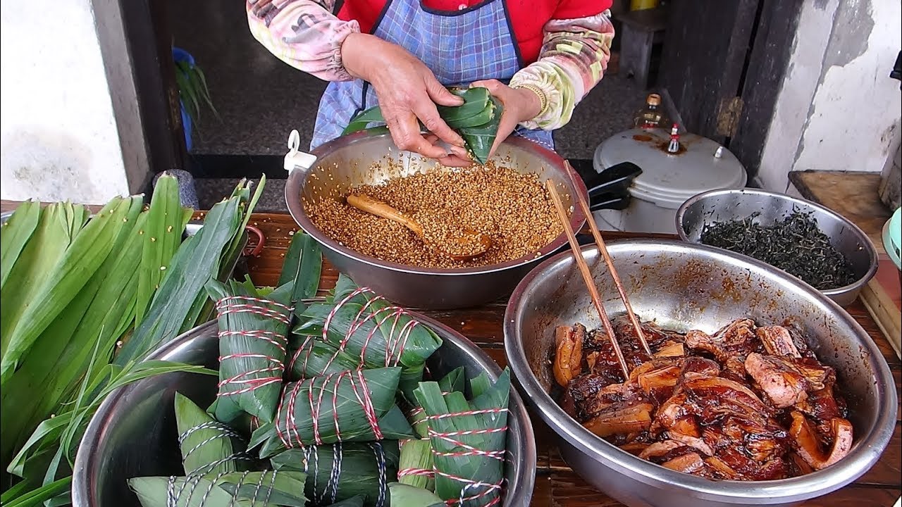 Zongzi (Bamboo Sticky Rice Dumpling) Dragon Boat Festival - Chinese Street Food