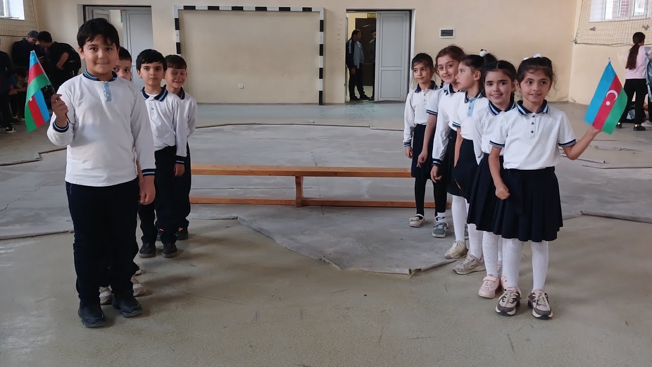 103 saylı məktəbin 2b sinif şagirdləri.  ZƏFƏR. YARIŞMA.