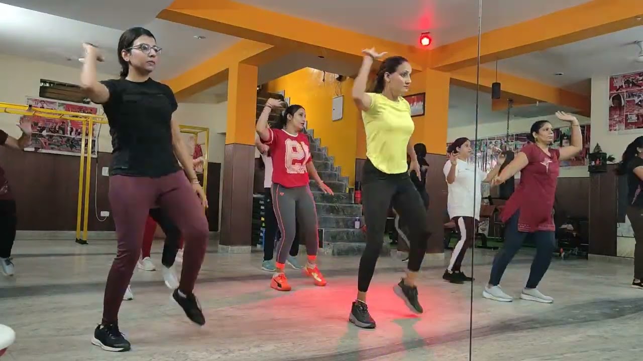 स्वस्थ रहने का आसान तरीका है कि हर दिन 45 मिनट एक्सरसाइज करें#viral  #motivation #@HR26FITMEENAKSHI 