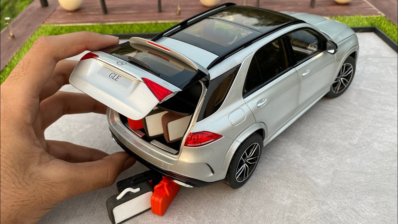 2020 Mercedes-Benz GLE AMG Line Diecast Model Car Unboxing | Luxury SUV | Mercedes-Benz Store