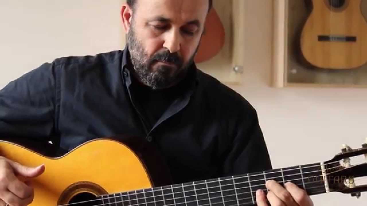 Mahmoud Turkmani plays Endecha by Francisco T&aacute;rrega on a 1980 Paulino Bernab&eacute;