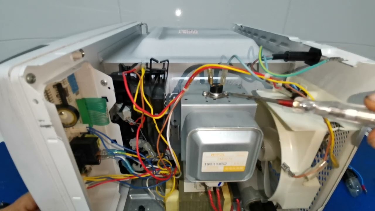 O magnetron esquenta muito