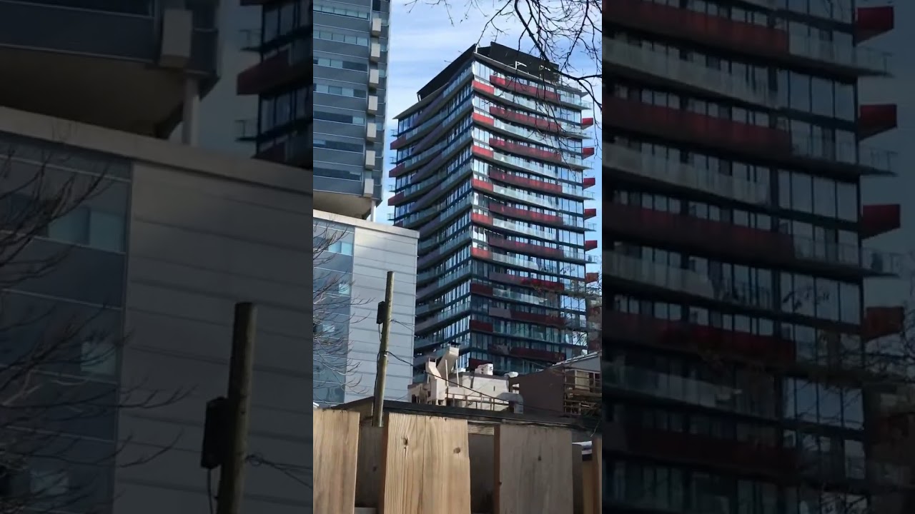 Renfrew Pl & McCaul St, Toronto