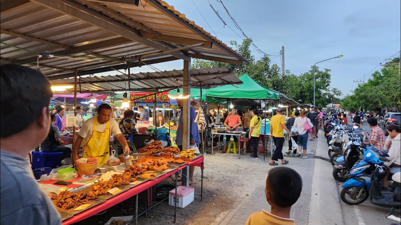🇹🇭 Cha-Am Night Market (on Monday and Friday)