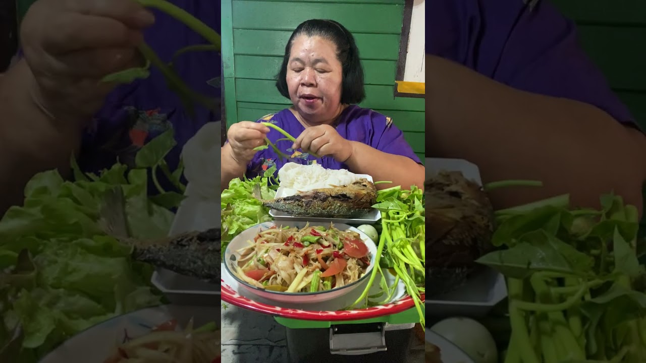 ￼ ส้มตำปลาทูทอดขนมจีนมากินด้วยกันจ้ามากินกับป้าเด้อ