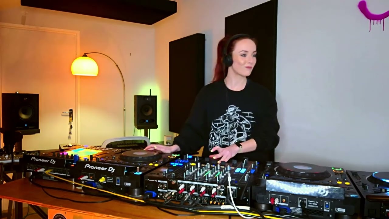 Deep, Melodic, Progressive House Live DJ Mix  - AmyElle - Afterhours Sessions 003