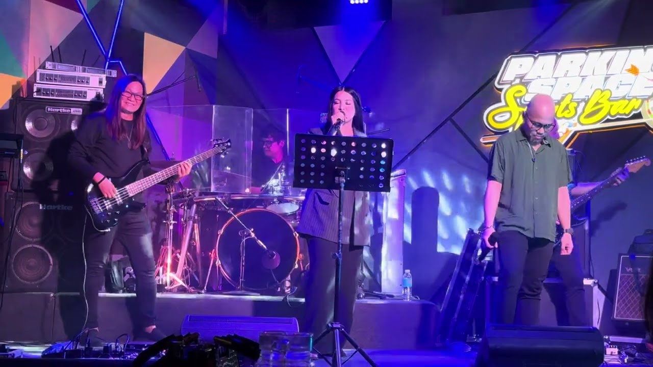 Aila Santos & R2K @ Parking Space Sports Bar - First Set 061524