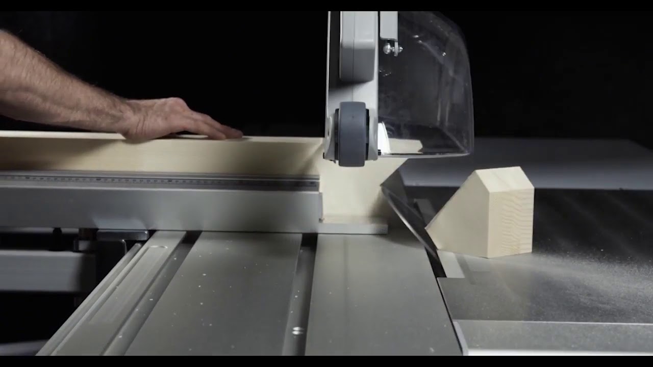 Noul fierăstrău circular de formatizat cu masă mobilă Kappa 590 | Format-4