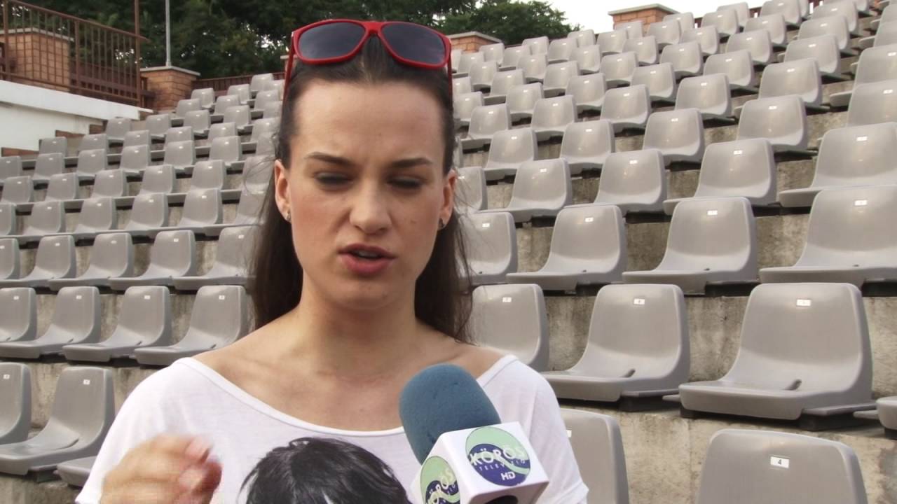 Szarvasi Vízi Színház - Neil Simon: Mezítláb a parkban  vígjáték