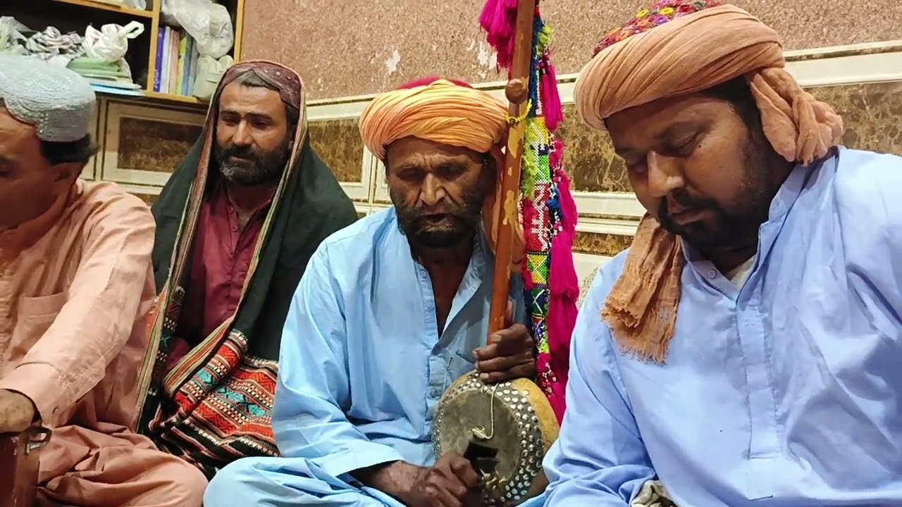 نِيــھن پــڙهائـي نمـازعـــشـــق ٿــي آيـو اِمـام اسـان جـوحـــــق_موجود_________ســــــداموجود 🙏🏼