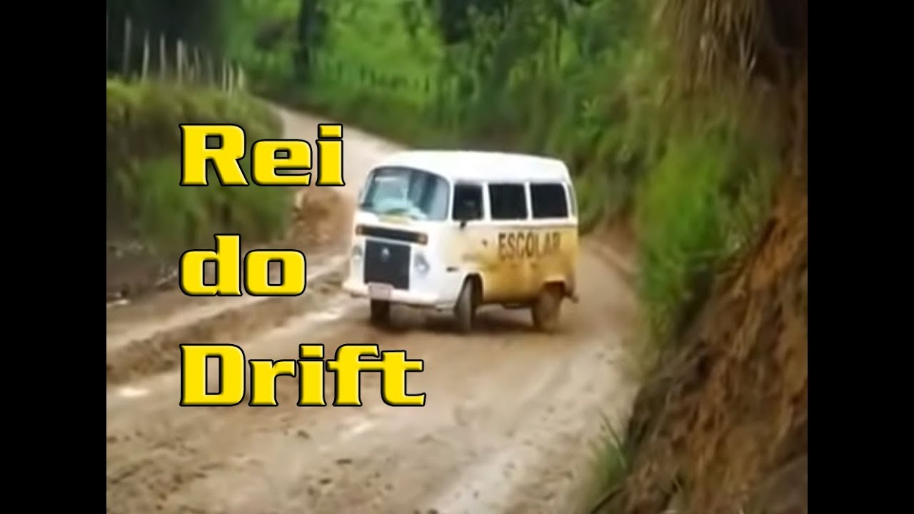 Videos Aleat&oacute;rios - Kombi Escolar Fazendo Drift na Lama