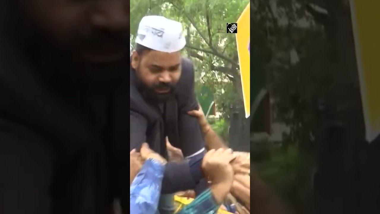 AAP workers hold protest against Manish Sisodia&rsquo;s arrest