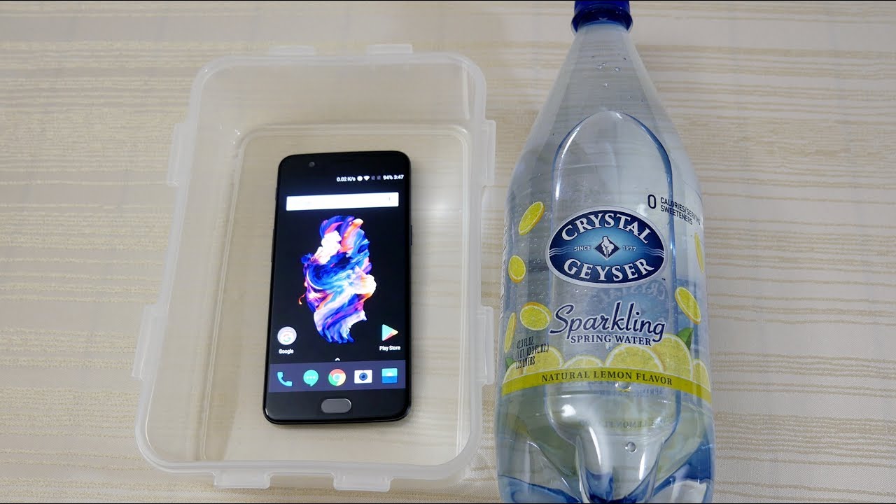 OnePlus 5 Waterproof? Durability / Water Resistant Test! (4K)