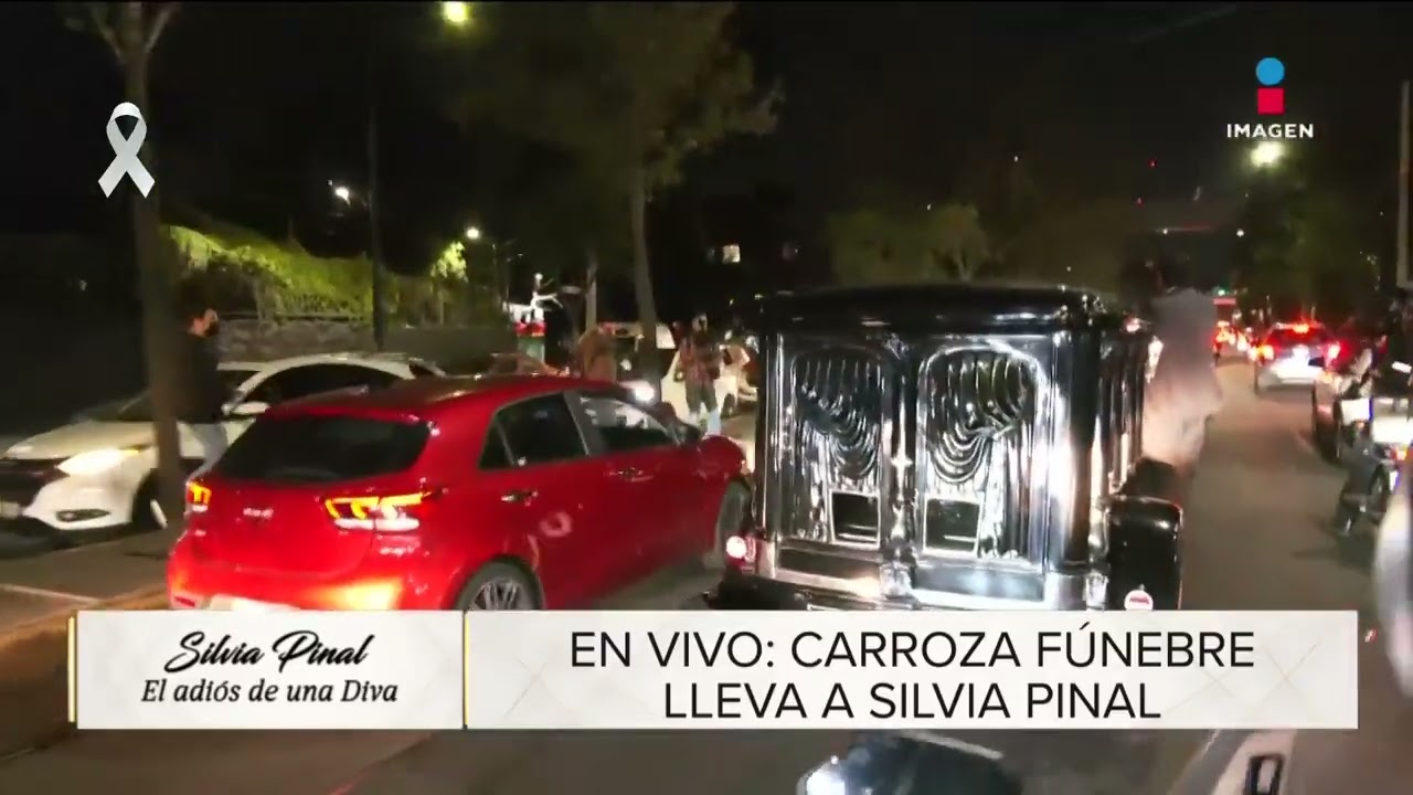 EN VIVO: Carroza f&uacute;nebre transporta a Silvia Pinal del hospital a la funeraria | De Primera Mano