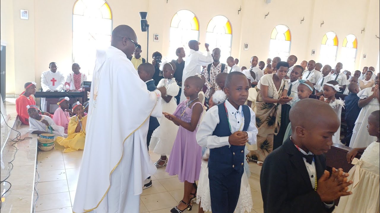 PREMIÈRE COMMUNION DES ÉLÈVES DU LYCEE Mgr. Victor SCHEPPERS de Gihosha.  Le 31 janvier 2026