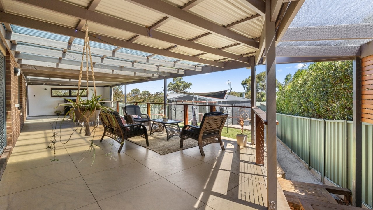 4 Highland Way, Maiden Gully Video