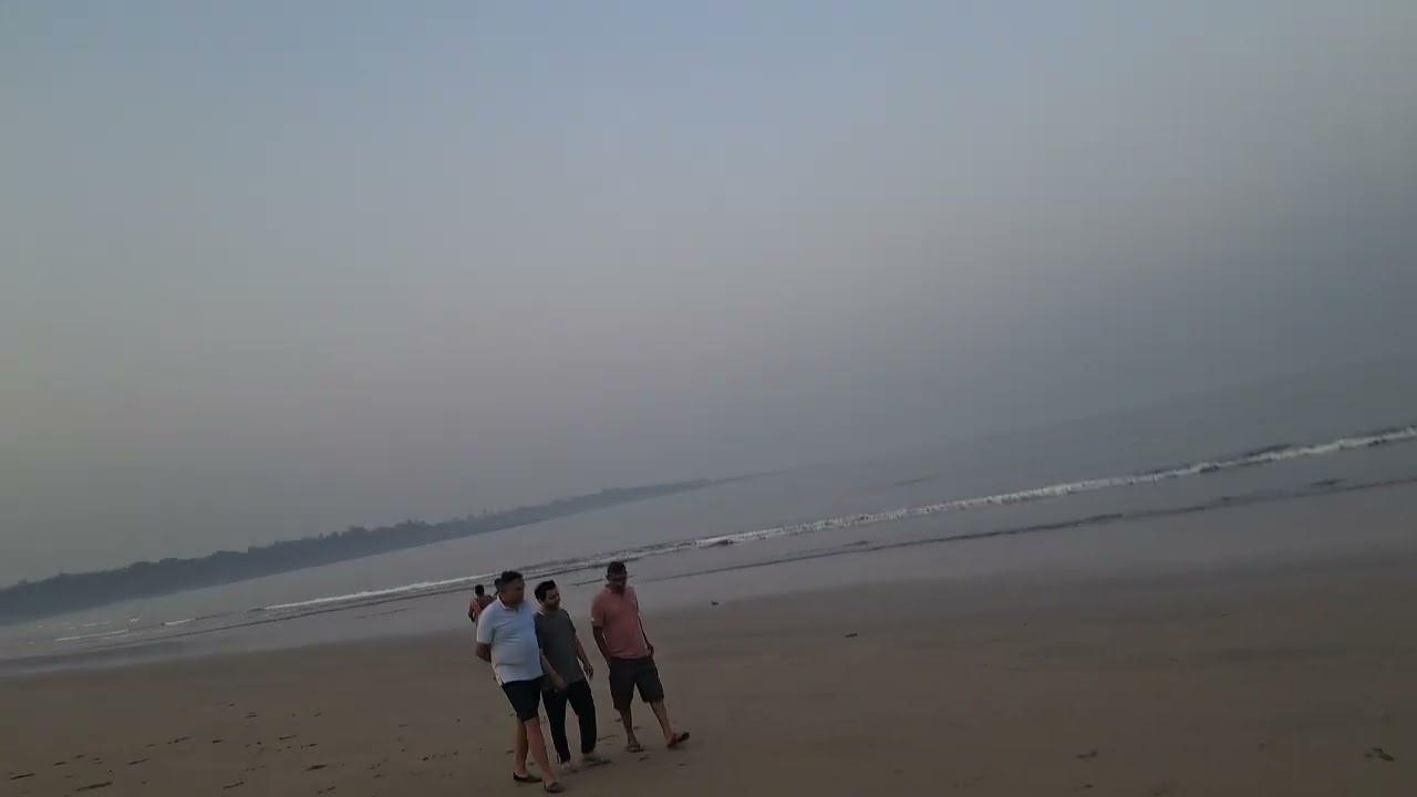 #Waves & #Serenity: #Malad_Beach Adventure! 🌊 #AksaBeach #MumbaiBeaches