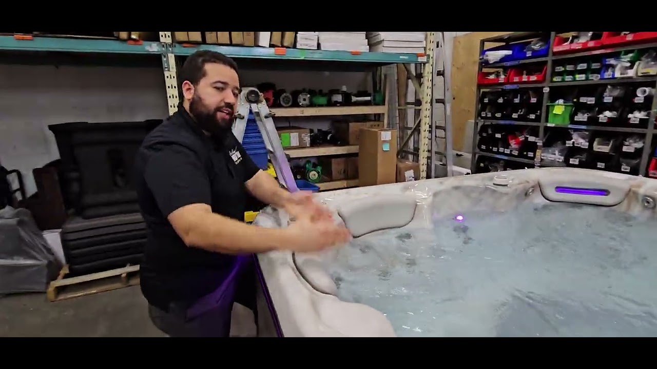 How to operate a Hydropoool Self Cleaning 679 Gold with Oasis