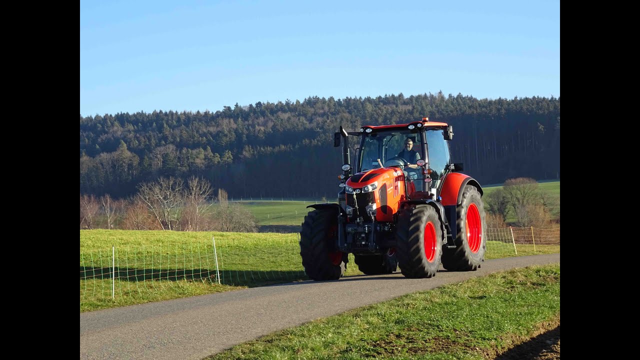 Kubota «M7131»: Stufenloses Fahren in orange