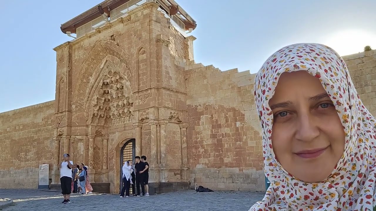 İSHAKPAŞA SARAYI GİRİŞ