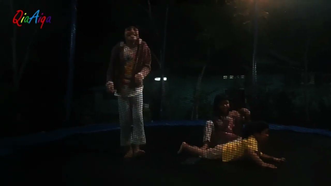 Qia Aiqa main trompolin di odong odong Indrapura