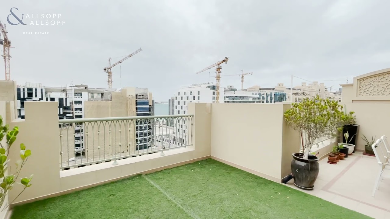 3 bedroom apartment for sale in Dubai, Golden Mile, Palm Jumeirah with Burj Al Arab View.