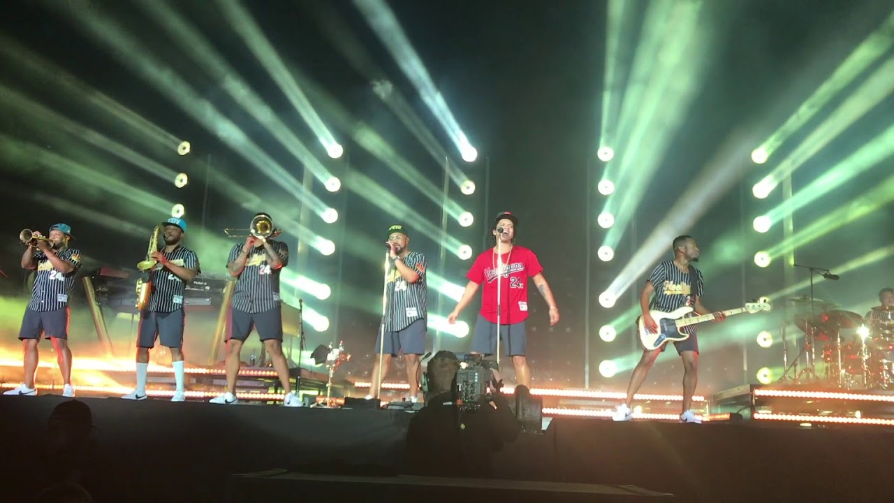 Bruno Mars - Runaway Baby, Estadio Nacional, Santiago de Chile