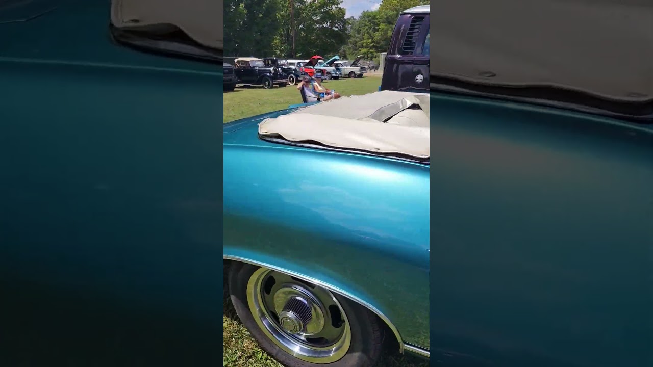 what year is this gorgeous Chevelle Malibu Convertible? 