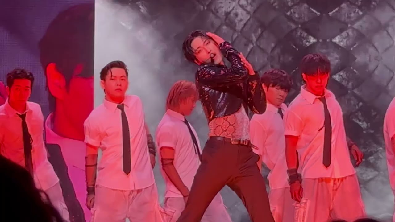 SKIN - ATEEZ SEONGHWA In Your Fantasy Tour (Nashville 7/19/2025)