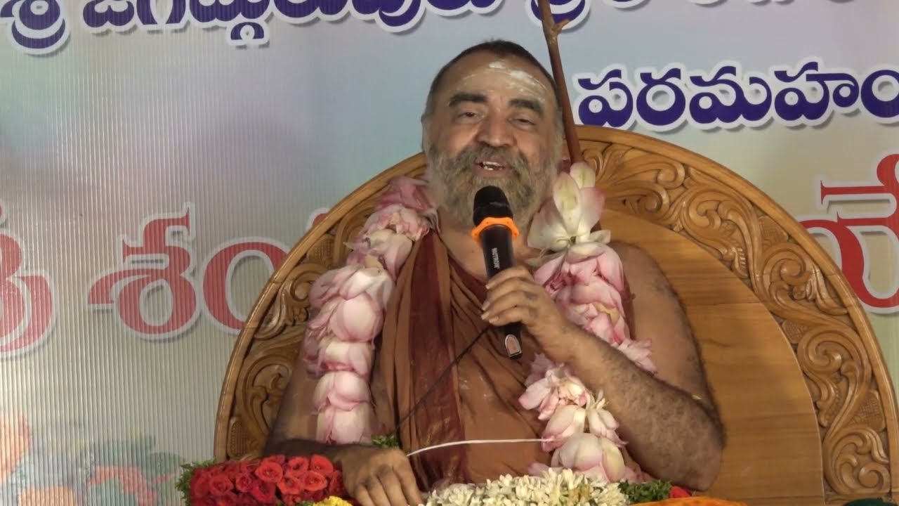 Anugraha Bhashanam at Sri Kanchi Kamakoti Veda Samskruta Kalashala,  Eluru on 5/6/2022