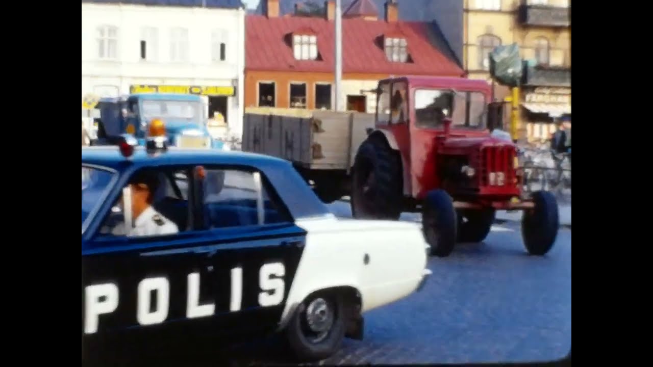 Högertrafikomläggningen den 3 september 1967 filmad i Skåne