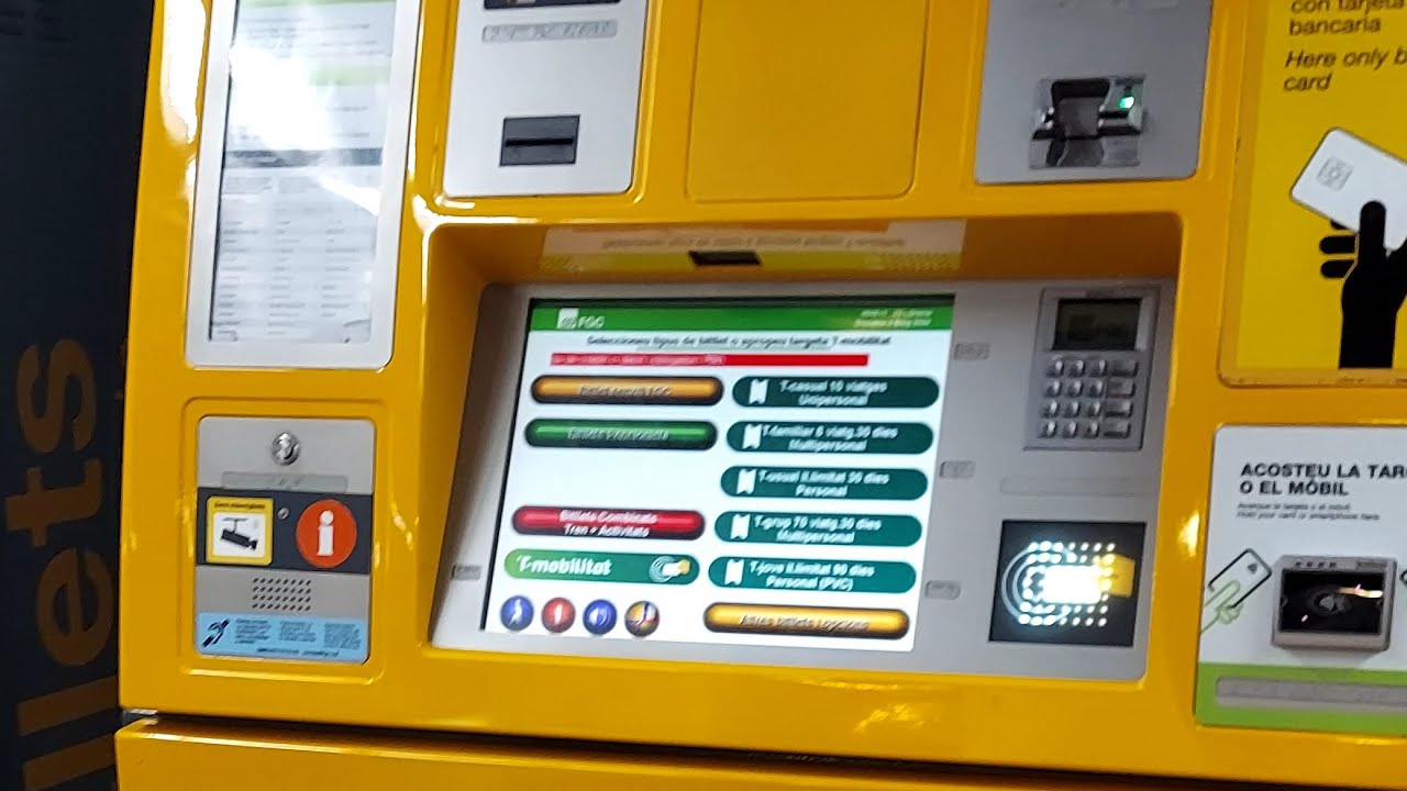 Barcelona Travel: Getting tickets at the Metro