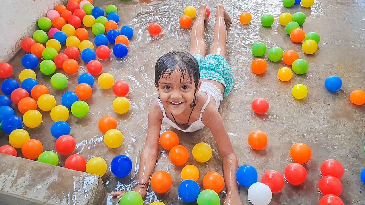 Swiming Pool Fun masti Amazing Colourfull Ball ke sath |