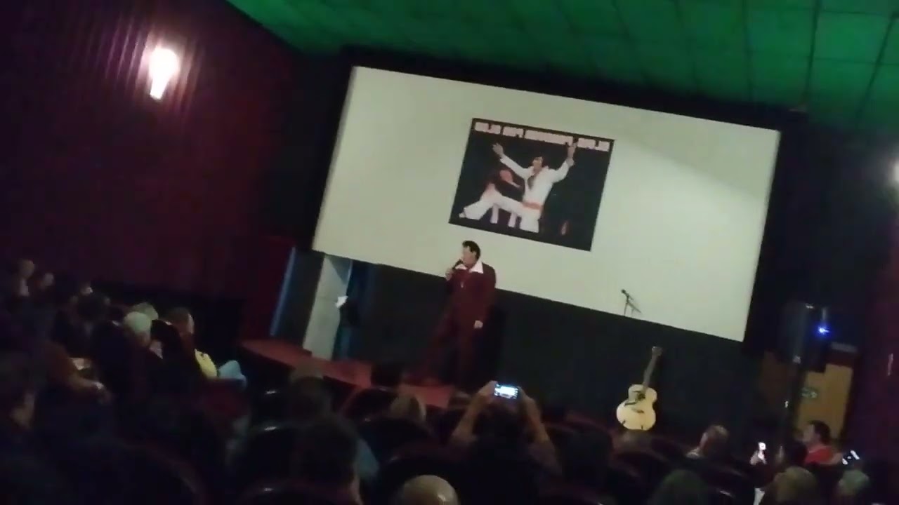 Maynardi  Views  / The P&eacute;lvis And Elvis  / Agosto 2022