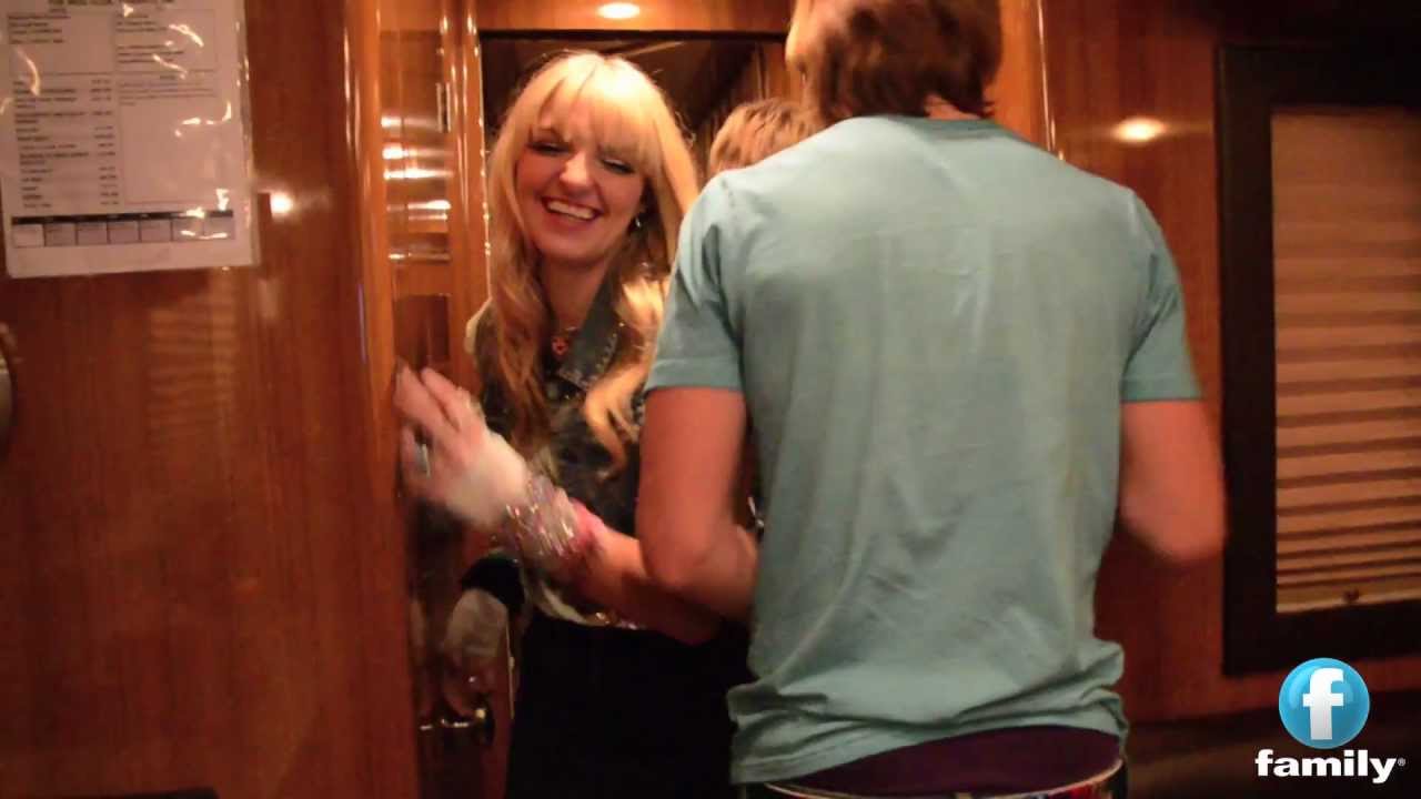 Inside R5's tour bus - PART TWO