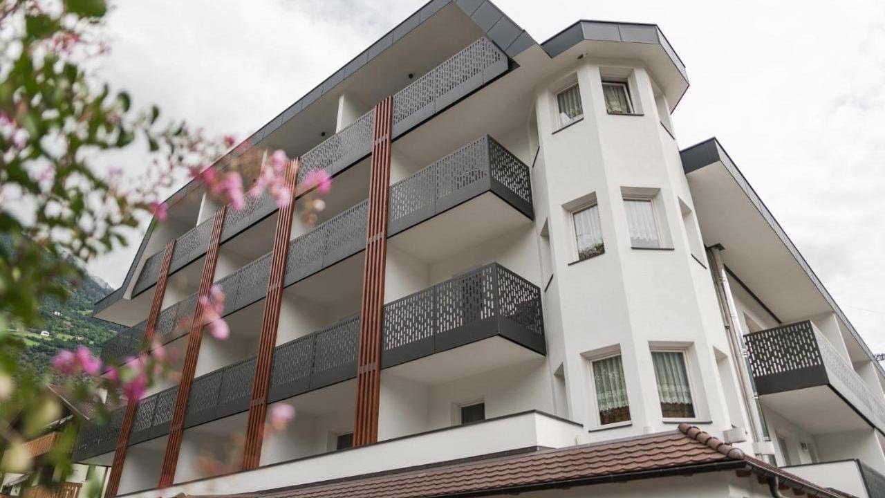 Park Hotel Villa Etschland, Plaus, Italy
