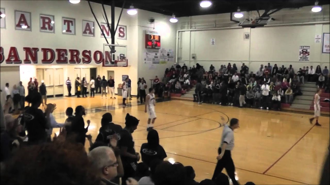 Clemons boys dunks on Sanderson to close down the gym