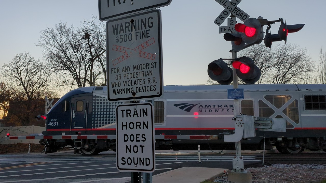 Dewes St. Railroad Crossing (Glenview, IL) 11/23/25 (East Side)