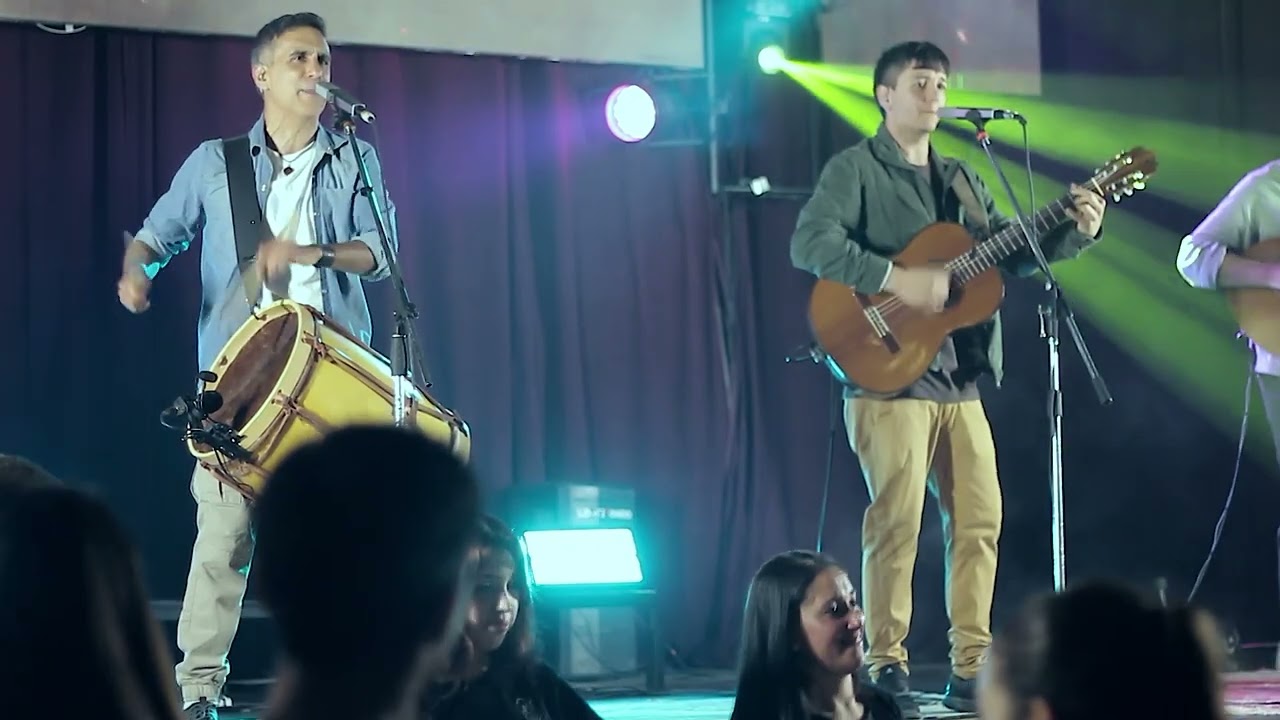 Shalaku - Cantor y guitarrero (en vivo)