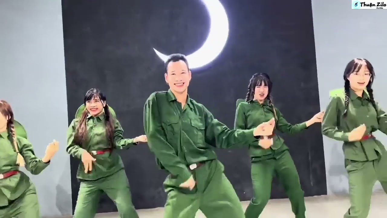 RỪNG XANH VANG TIẾNG TA LƯ+ NỐI VÒNG TAY LỚN