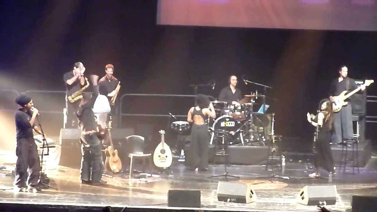 'Be Yom Shabbat' following 'Im Tachpetza' by Idan Raichel Project Paris 2012 Live