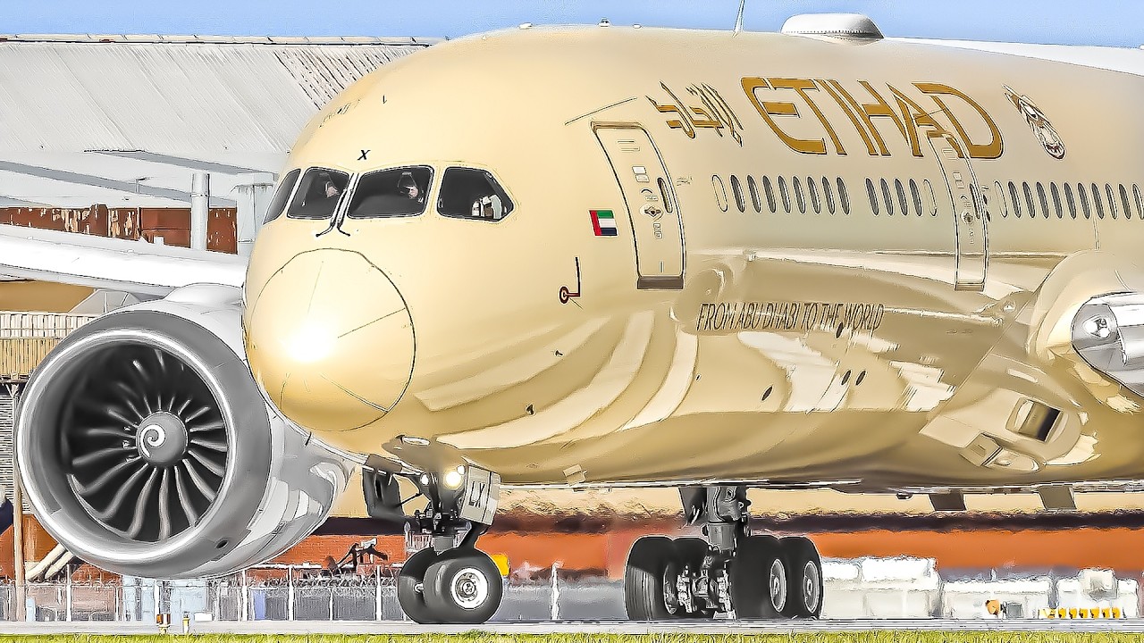 ✈️ 50 SUPER CLOSE UP TAKEOFFS 🇦🇺 Melbourne Airport Plane Spotting + AIRCRAFT INFO