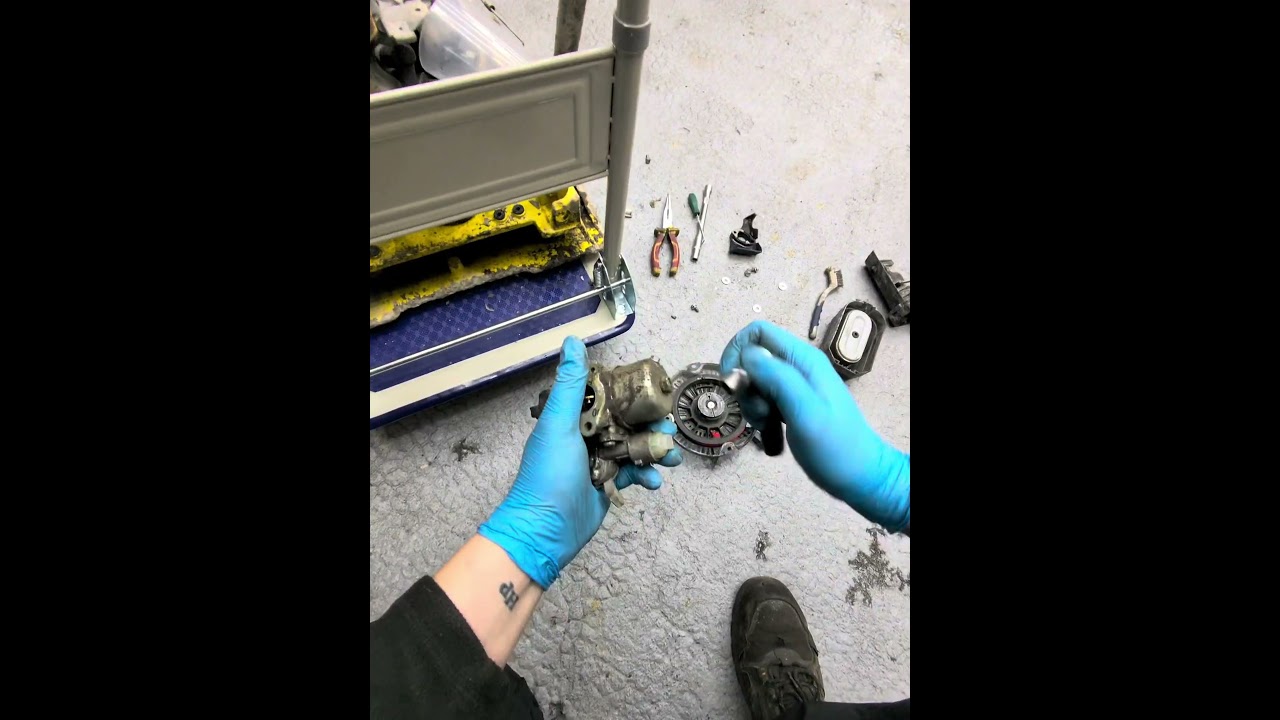 Red&eacute;marrage de la plaque vibrante WP1550 #mecanique #garage #motoriste #reparation #automobile