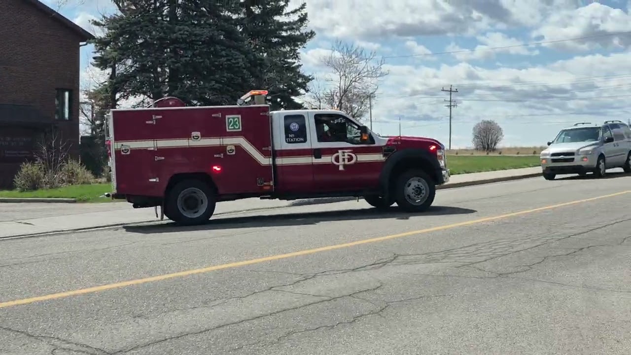 Calgary Fire Dept || Bush Buggy 23 Responding!