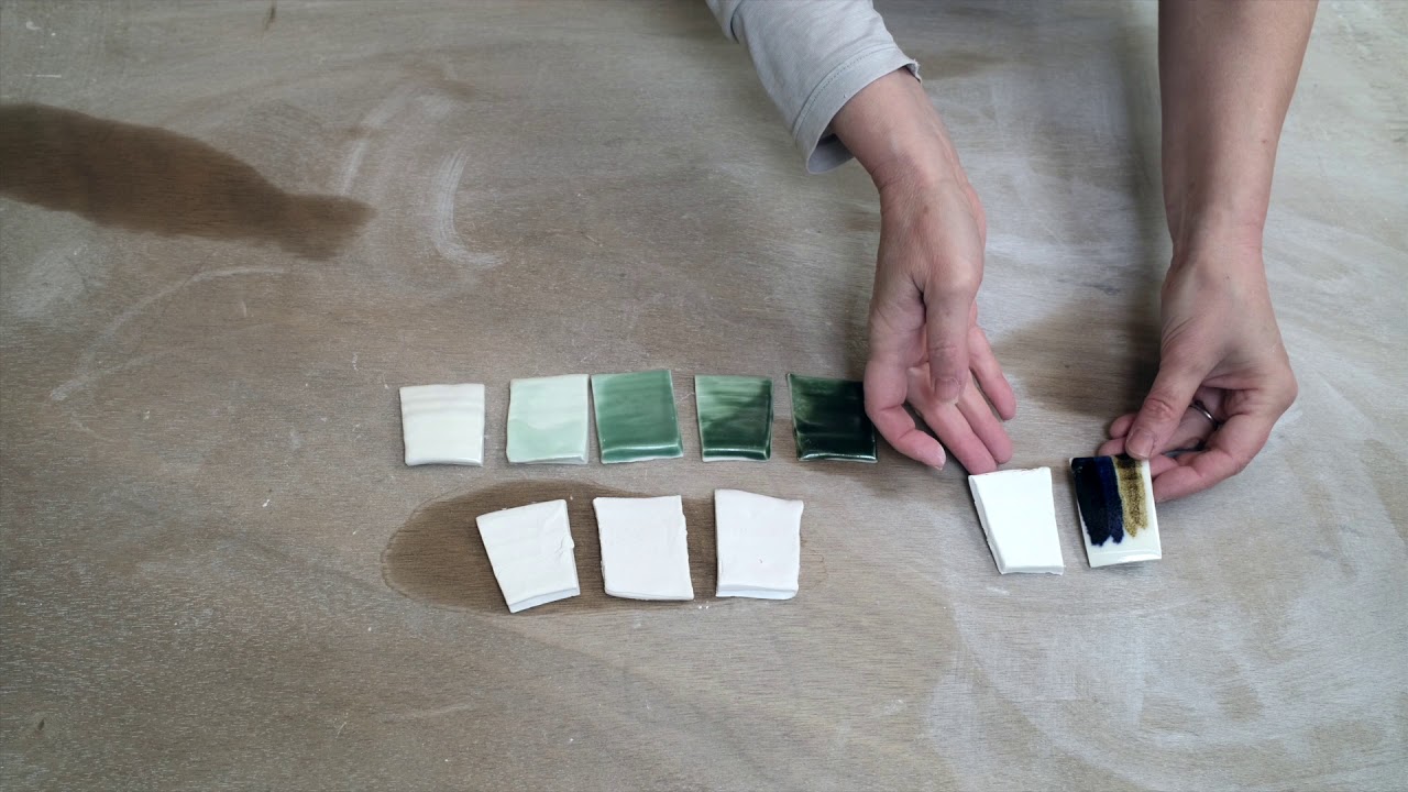 Adding colouring oxides