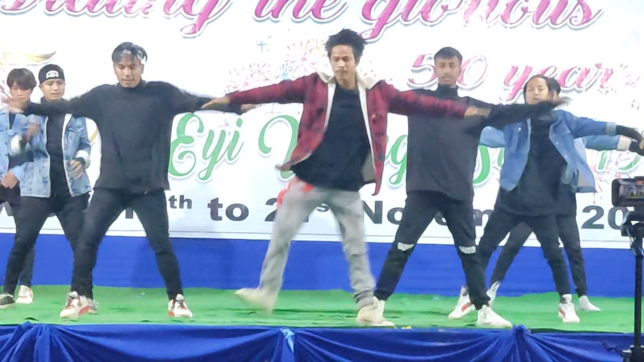 Beautiful dance perform by Aalo Boys.