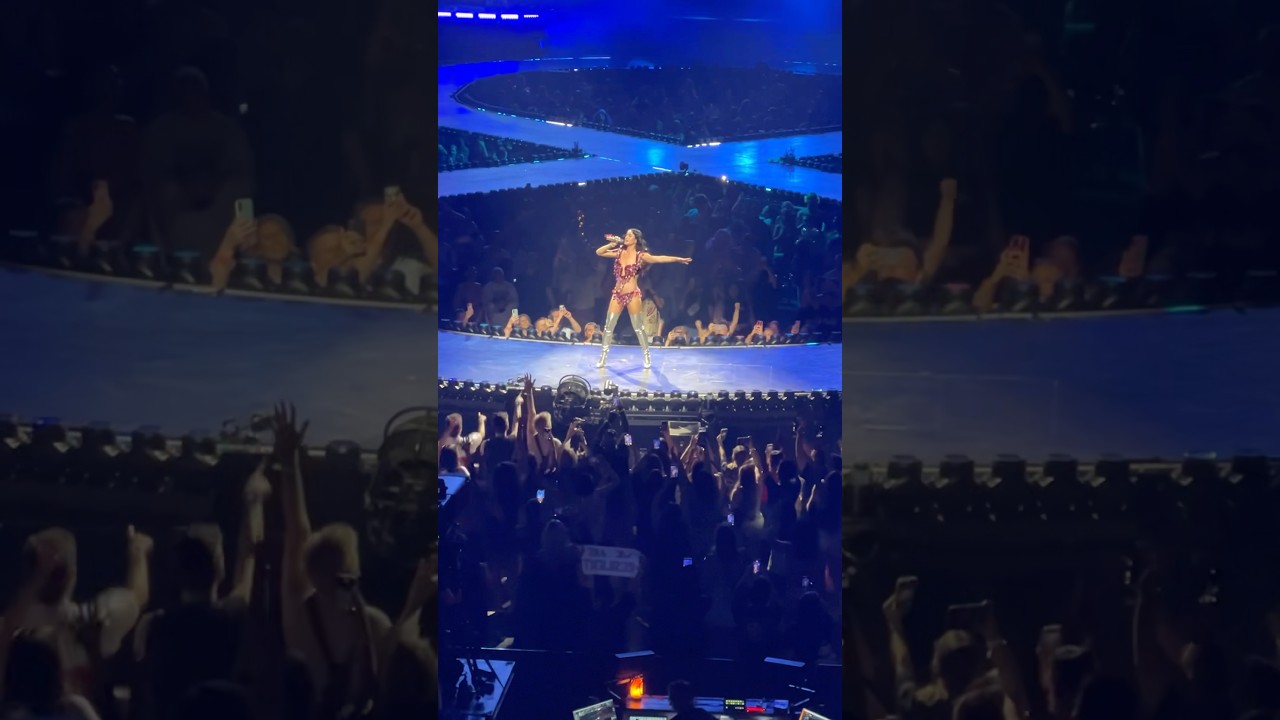 Katy Perry Lit Up Toronto Like A Firework At Scotiabank Arena Concert On The Lifetimes Tour 🤩