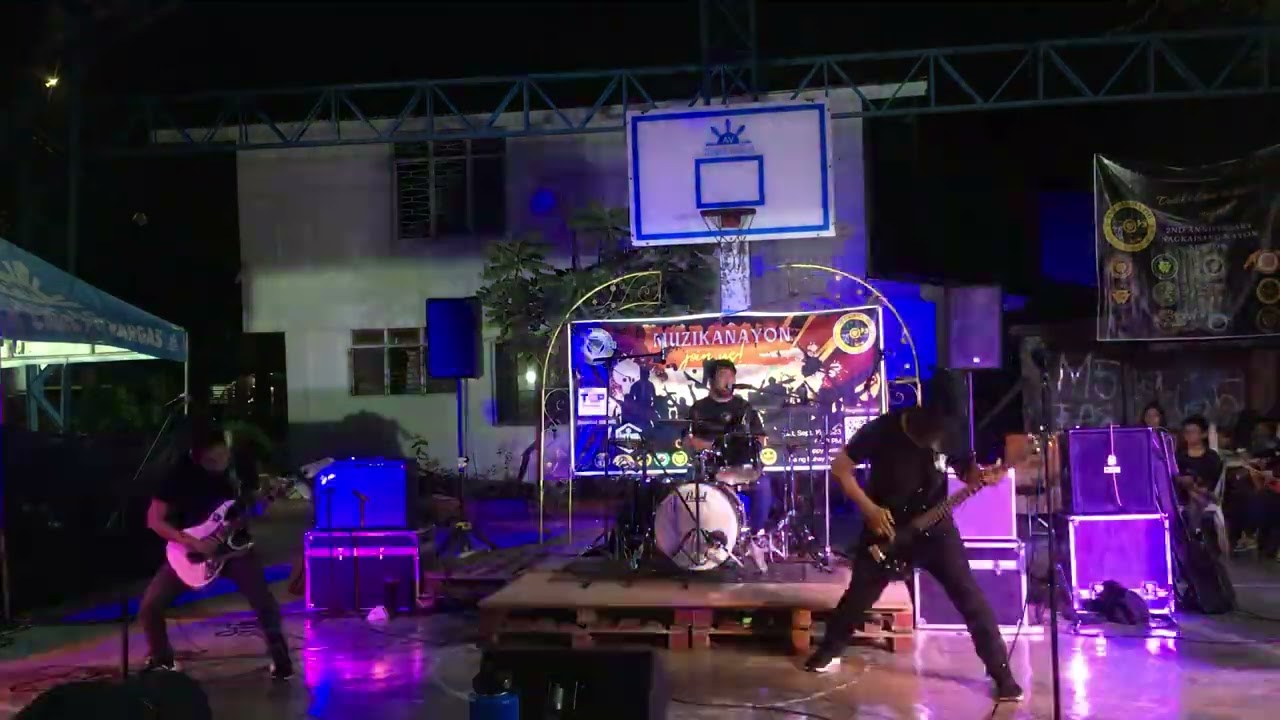 Apat na sulok band- beep-beep
