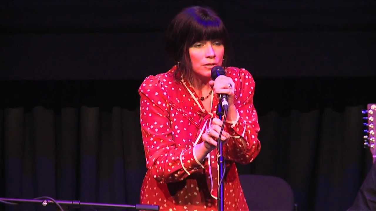 Cathy Jordan - Clip 1: In Curraghroe: Traditional Irish Music from LiveTrad.com