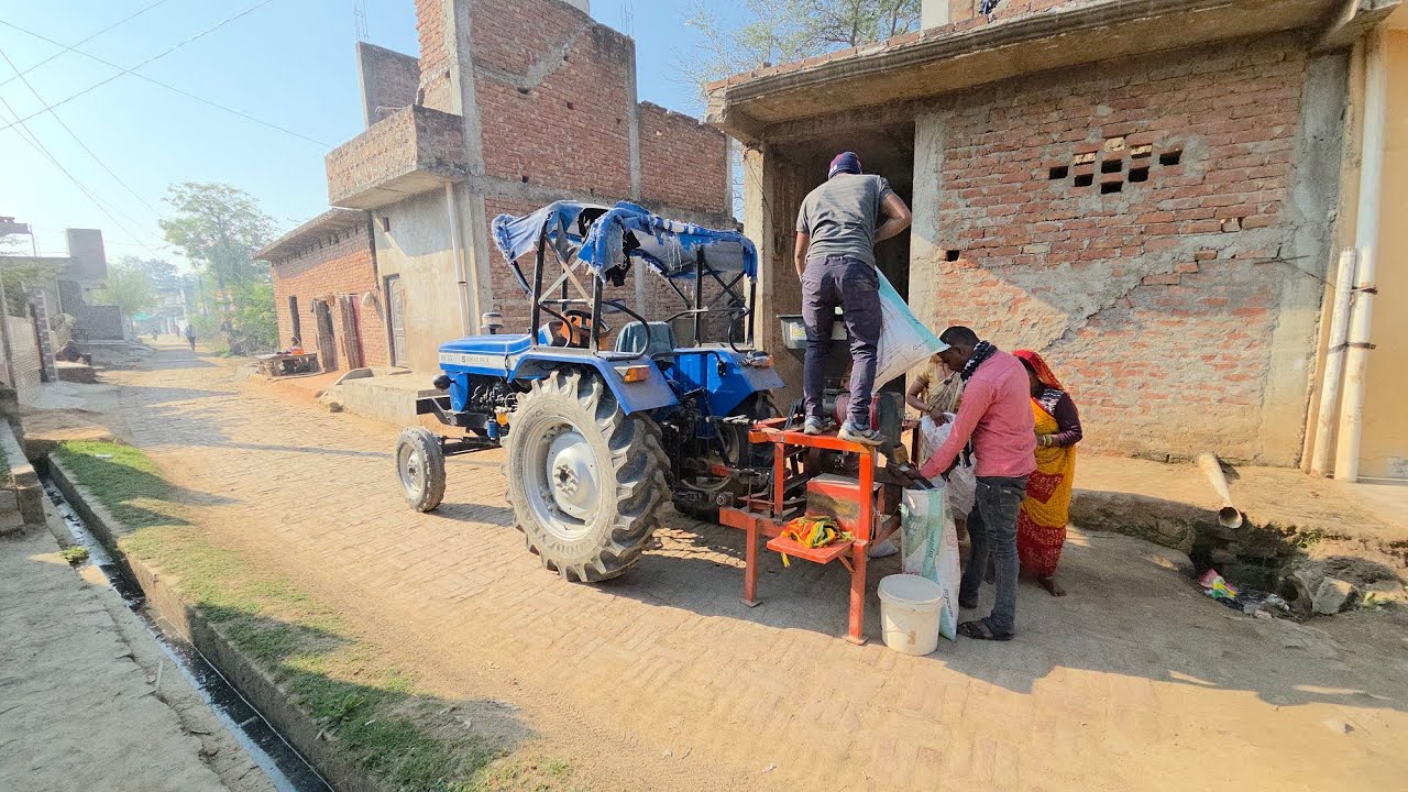 फ़िर लेकर आये  लाइव डेमो  कैस्ट्मर के यहां की वीडियो  #ricemill #6n70 #tractor #farming 